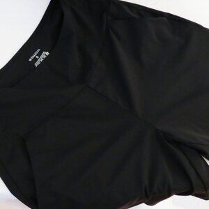 Women's Brand New/Never worn Yoga/Workout Shorts, Black, Small 9" inseam